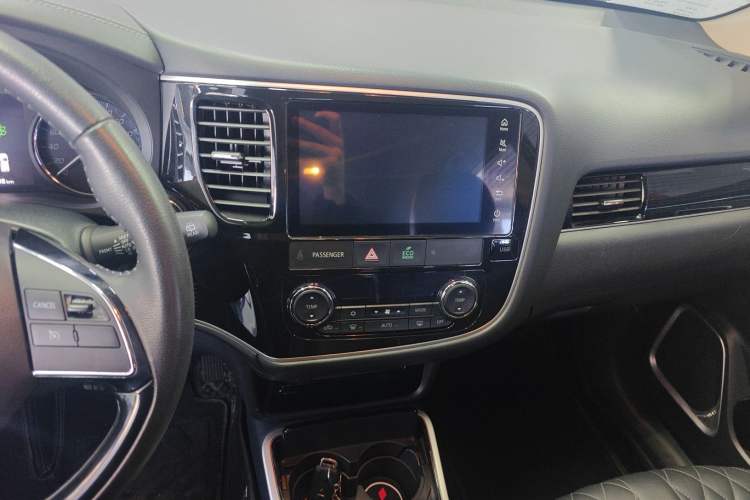 Used Mitsubishi Outlander 2021 Revised Version 2.0L Two-Wheel Drive Enjoyment Edition 5 Seats