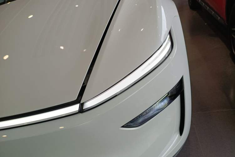 Used Tesla Model Y 2025 Rear-Wheel Drive First Edition
