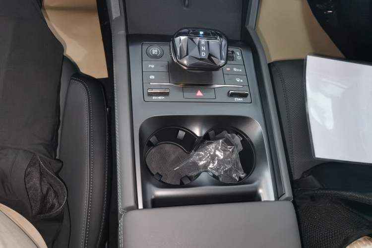 Used BYD Qin L 2025 DM-i Smart Drive 80KM Leading Model
