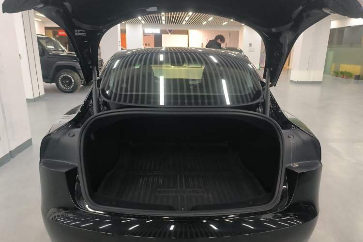 Used Tesla Model 3 2023 Rear-Wheel-Drive Version
