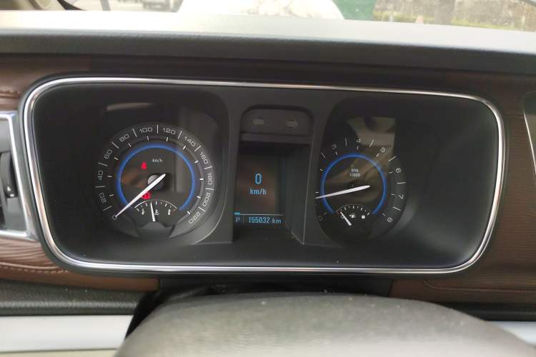 Used Buick GL8 2015 2.4L Luxury Business Premium Edition
