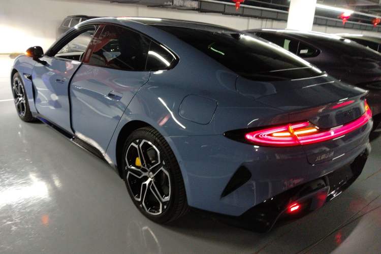 Used Xiaomi Auto SU7 2024 Rear-Drive Long-Range Intelligent Driving Version