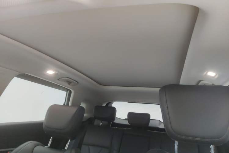 Used Dongfeng Aeolus Huge 2022 Mach Dual-Motor 1.5T MHD Dare-to-Dream Edition
