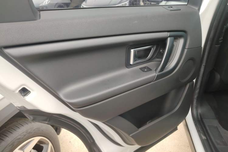 Used Land Rover Discovery Sport 2019 240 PS PURE Edition China VI Standard
