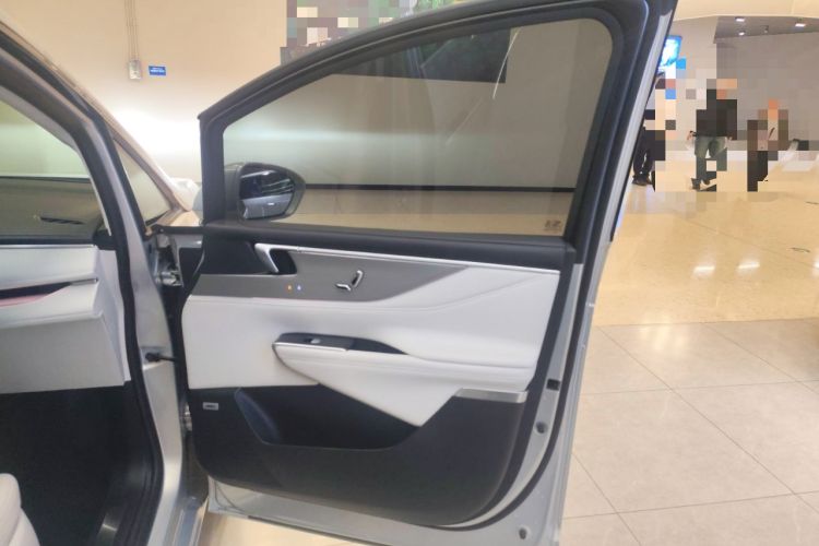 Used Buick GL8 New Energy 2024 Lu Zun Luxury Edition 7-Seater
