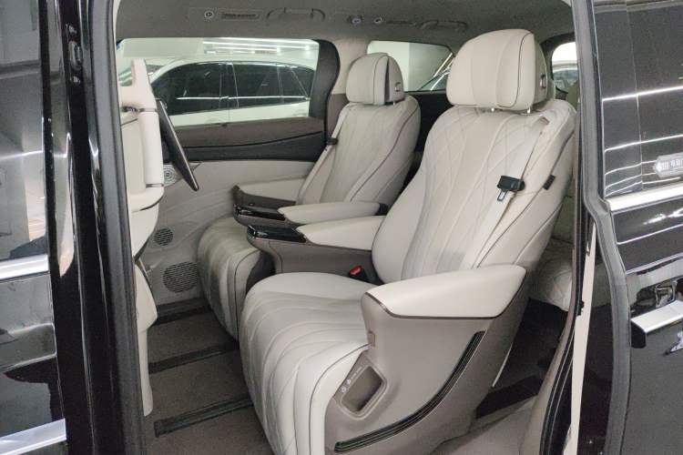 Used Denza D9 2022 DM-i 970 Four-Wheel Drive Prestige Model