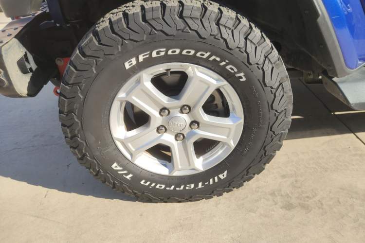 Used  Wrangler 2019 2.0T Sahara Four-Door Version China VI Emission Standard
