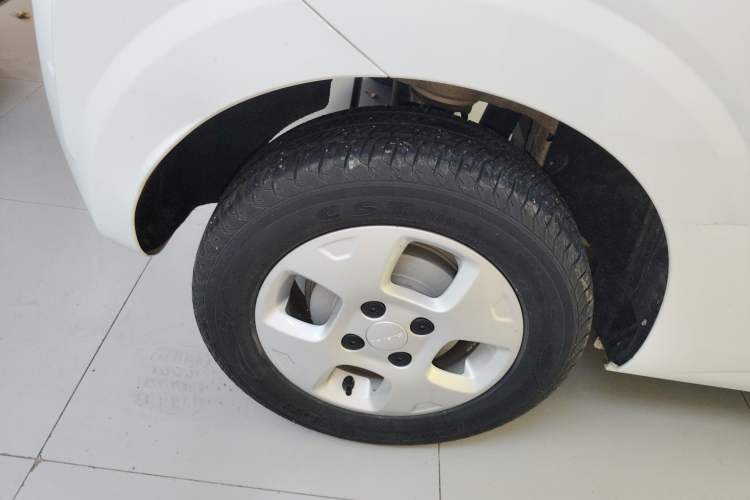 Used Roewe Clever 2021 302 km New Four-Seater Super-Efficient Version
