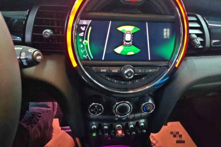 Used  MINI 2019 1.5T COOPER Classic Edition Five-Door Version
