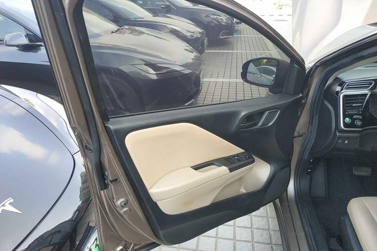 Used Honda Greiz 2016 1.5L CVT Comfort Version
