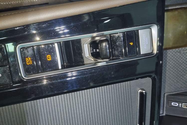 Used Volkswagen Viloran 2024 330TSI Luxury Edition
