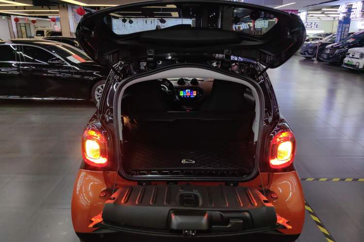 Used  fortwo 2019 0.9T 66kW Hardtop Wind Power Edition China VI
