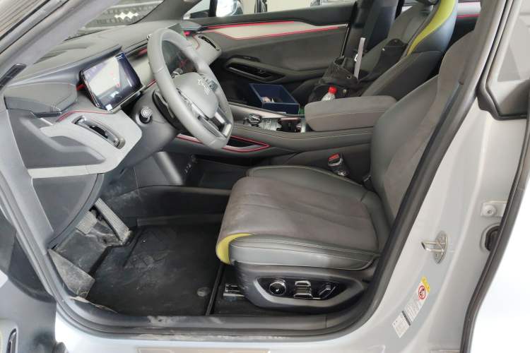 Used BYD Song L EV 2025 Intelligent Driving Version 602 km Range LiDAR-equipped All-Wheel-Drive Type