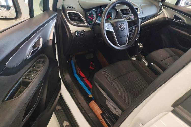 Used Buick Encore 2015 1.4T Automatic Two-Wheel Drive Urban Elite Version
