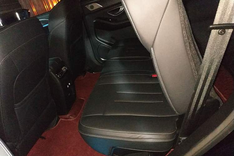 Used JETOUR X90 2022 Zilong 2.0T DCT Wushen Edition 7-Seater
