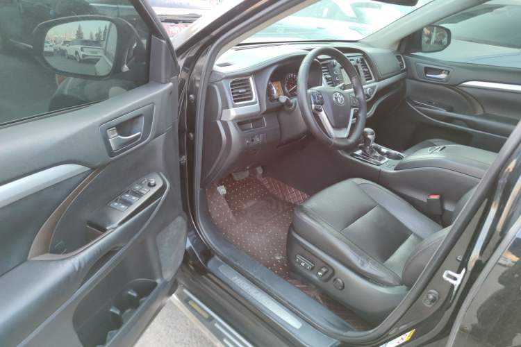 Used Toyota Highlander 2015 2.0T Four-Wheel Drive Luxury Edition 7-Seater
