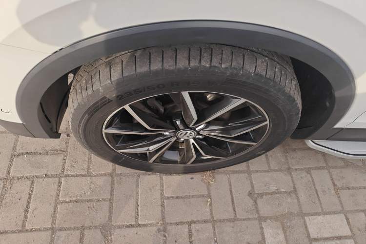 Used Volkswagen Tiguan L 2019 330TSI Automatic Two-Wheel Drive Smart Luxury Version China V Emission Standard