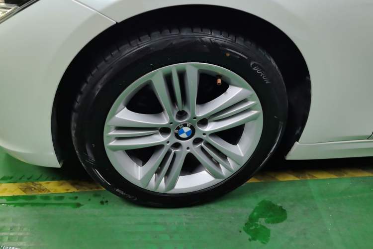 Used BMW 3 Series 2016 320Li Ambition Model
