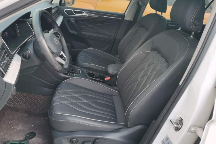 Used Volkswagen Tiguan L 2022 330TSI Automatic Two-Wheel Drive R-Line Enhanced Edition
