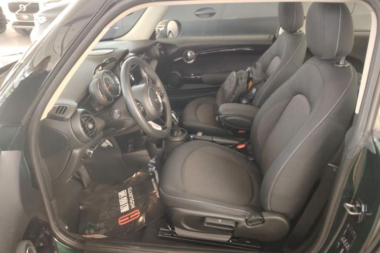 Used  MINI 2019 1.5T ONE PLUS
