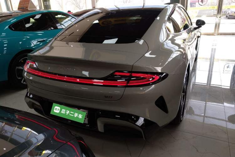 Used  SU7 2024 Rear-Drive Long-Range Intelligent Driving Version
