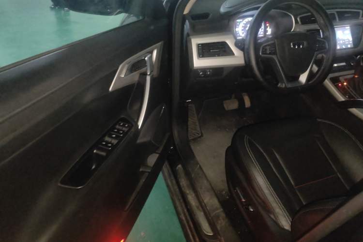 Used Geely Auto Emgrand X7 Sport 2018 1.8TD Automatic Two-Wheel Drive Smart 4G Connected Version