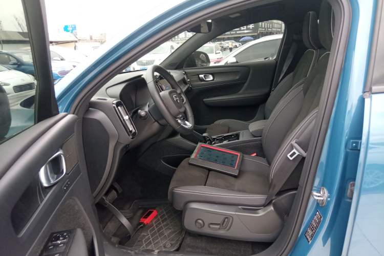 Used Volvo C40 2022 Long-Range PRO Version
