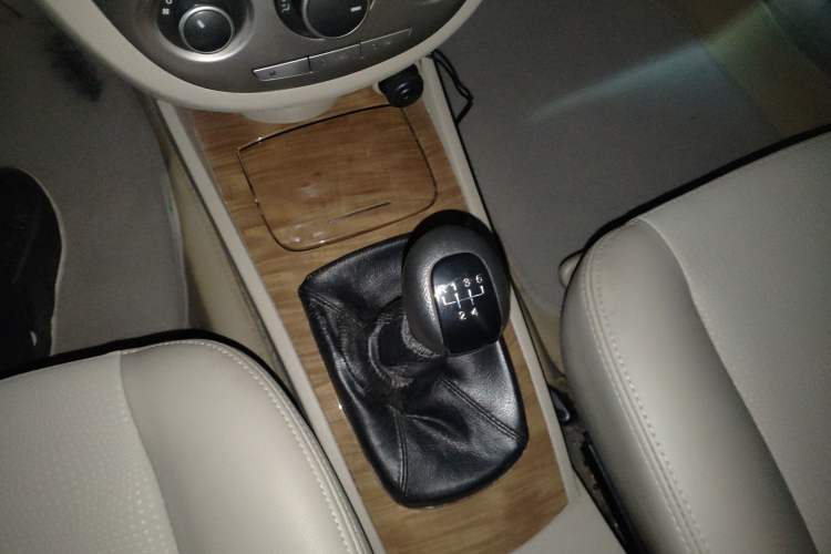 Used Buick Excelle 2015 1.5L Manual Classic Trim
