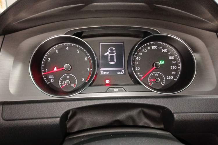 Used Volkswagen Golf 2015 1.4TSI Automatic Luxury Model
