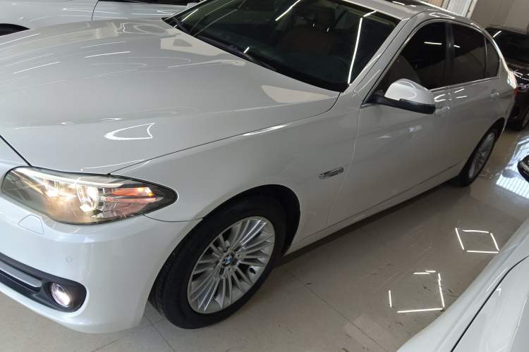 Used BMW 5 Series 2014 525Li Leading Model
