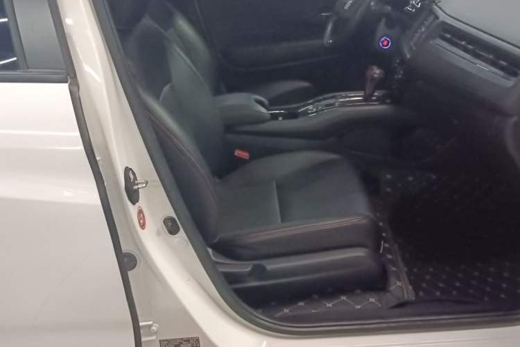 Used Honda Vezel 2020 1.5L CVT Elite Edition
