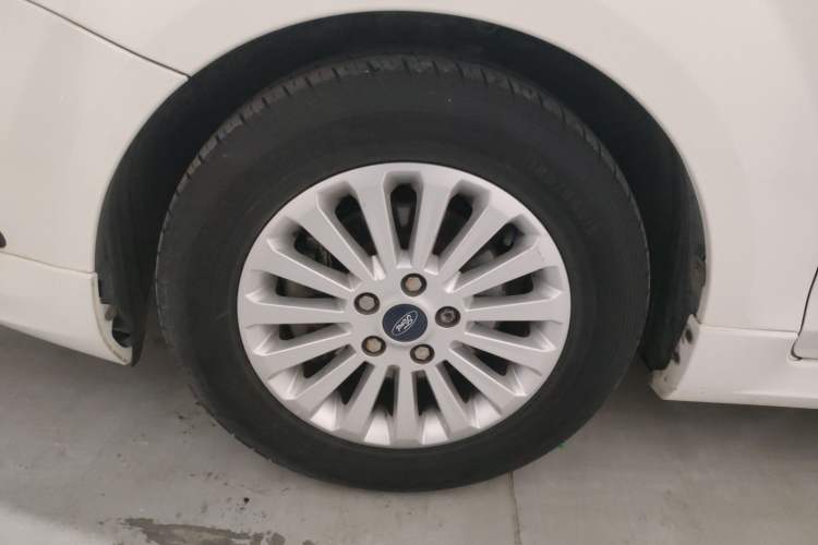 Used Ford Focus 2013 Hatchback Classic 1.8L Automatic Fashion Edition
