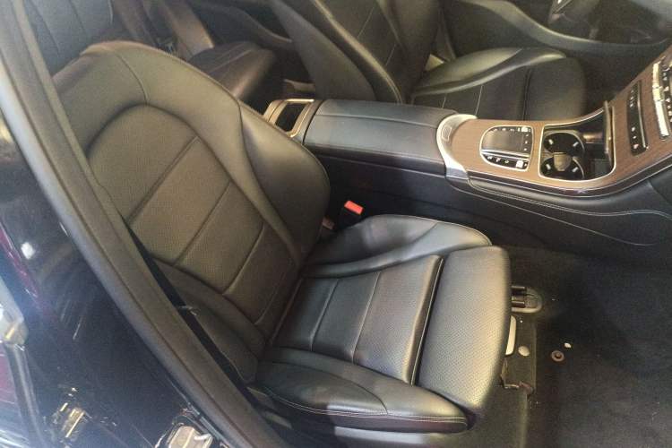 Used Mercedes-Benz GLC 2020 Facelift GLC 300 L 4MATIC Dynamic Edition
