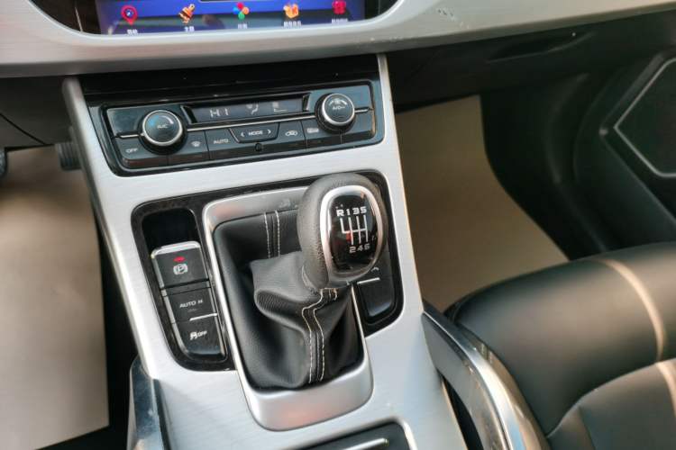 Used Geely Auto Emgrand X7 Sport 2016 2.0L Manual ZhiShang Version