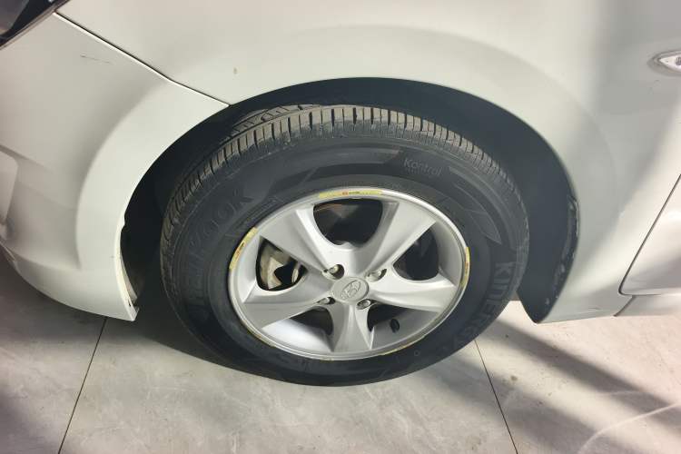 Used Hyundai Verna Ray 2014 1.4L Automatic GLX
