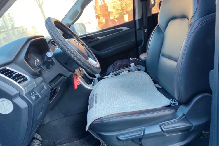 Used SAIC MAXUS T60 2017 2.0T Gasoline Automatic Two-Wheel Drive High-Ride Comfort-Grade Standard Cabin
