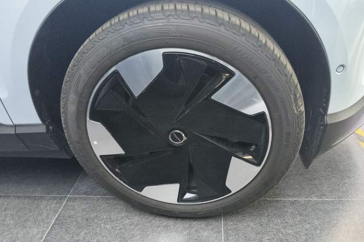 Used Volvo EX30 2025 Rear-Drive Long-Range Version Ultra
