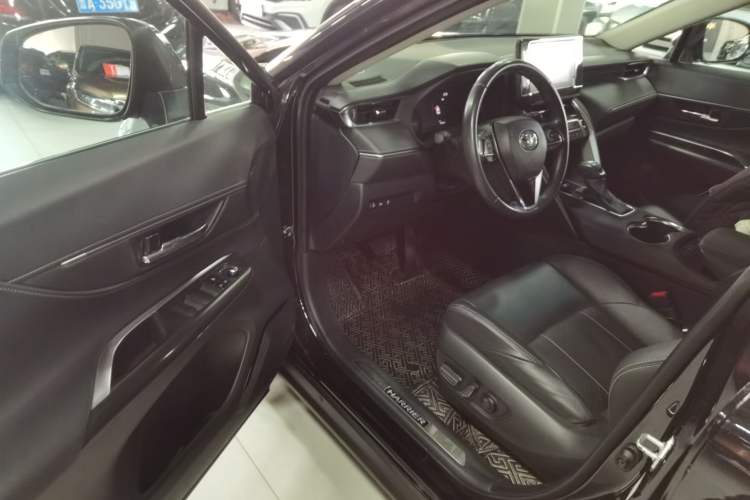 Used Toyota Harrier 2022 Dual-Engine 2.5L CVT Two-Wheel Drive Luxury Edition
