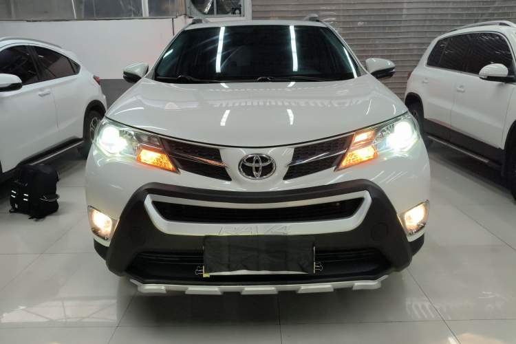 Used Toyota RAV4 2015 2.0L CVT Two-Wheel Drive Fashion Edition
