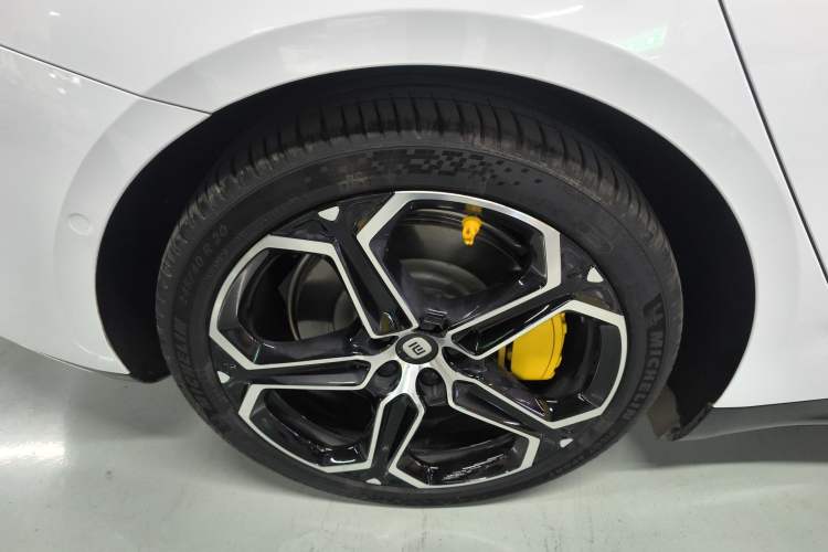 Used  SU7 2024 Rear-Drive Ultra-Long Range Advanced Pro-Level Intelligent Driving Version
