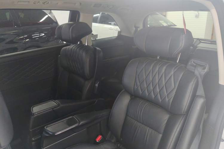 Used Honda Elysion 2019 2.0L Hybrid Luxury Edition
