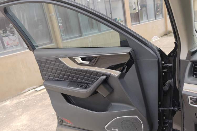 Used Hongqi HS5 2019 2.0T Smart Connect Flagship All-Wheel-Drive Version
