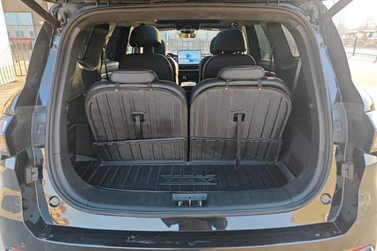 Used Geely Auto Haoyue L 2025 2.0T DCT Luxury Edition