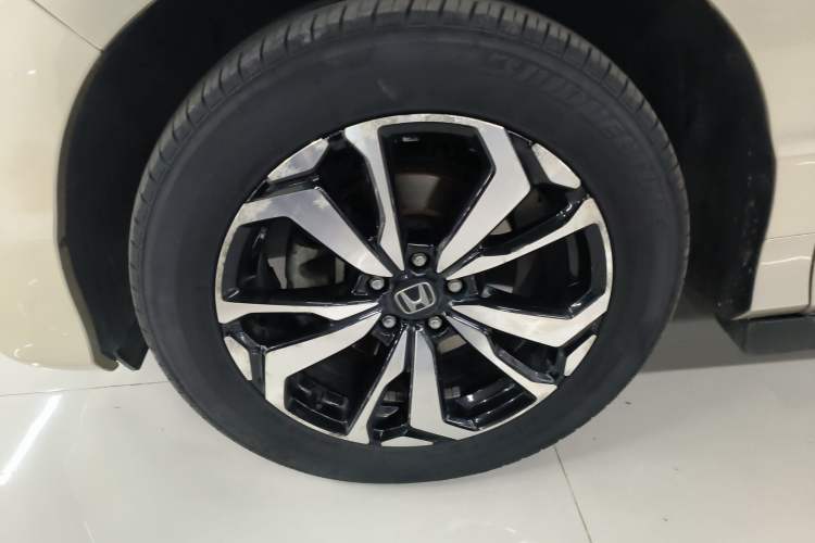 Used Honda UR-V 2017 240TURBO Two-Wheel Drive Luxury Edition China V
