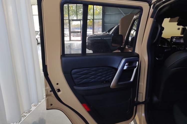 Used Beijing Auto BJ40 2019 2.3T Automatic Four-Wheel Drive Ring the Tower Champion Edition China VI
