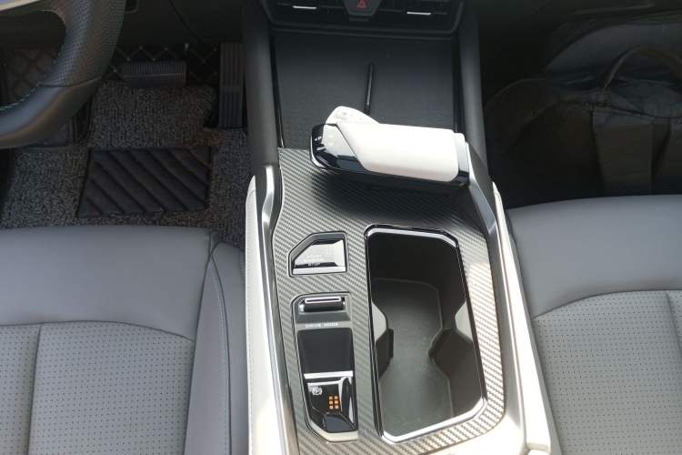 Used Changan UNI-T 2023 Second-Generation 1.5T Prestige Model