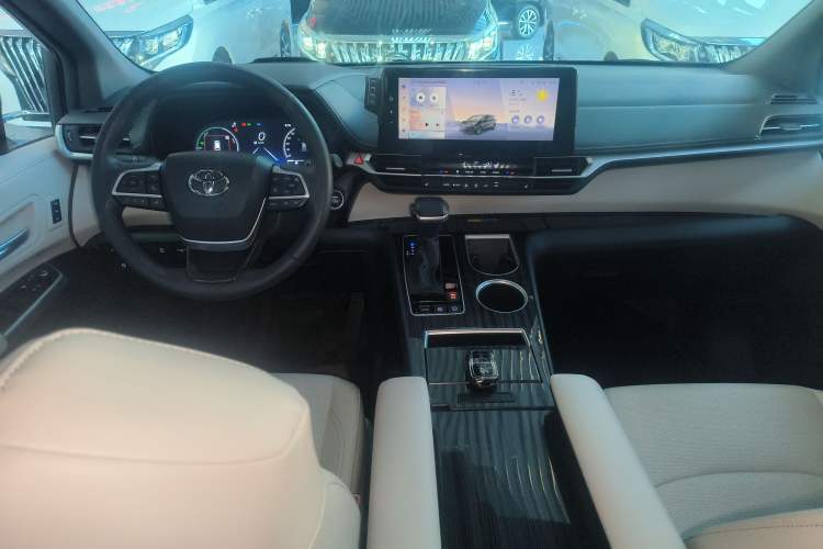 Used Toyota Granvia 2024 2.5L Hybrid Prestige ULTRA Edition