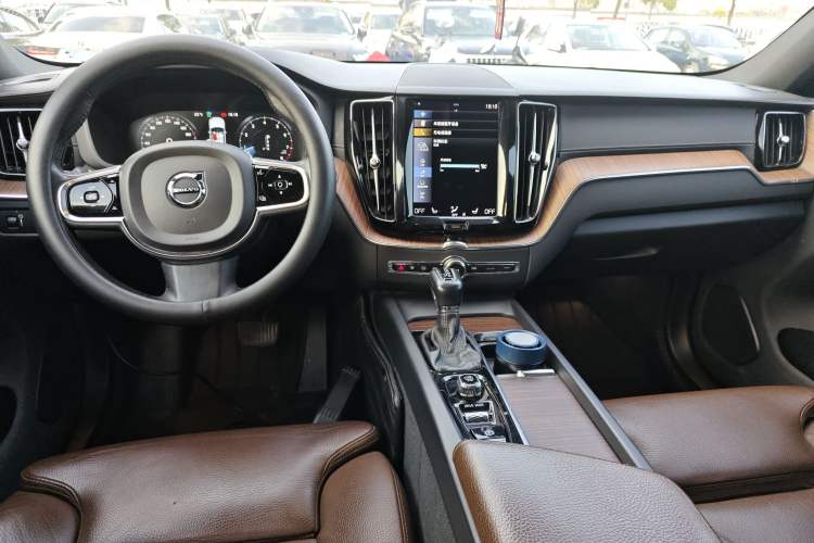 Used Volvo XC60 2021 T5 4x4 Smart Luxury Edition