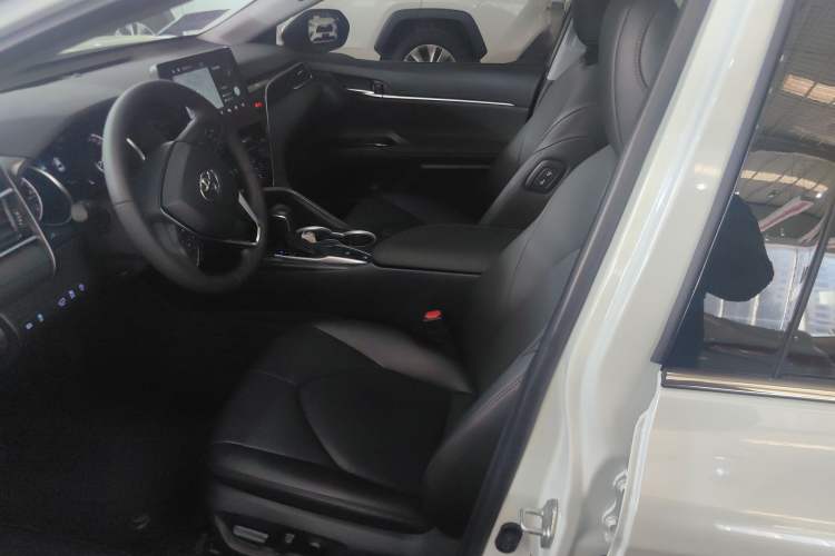 Used Toyota Camry 2021 2.0G Luxury Edition
