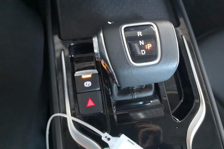 Used Hongqi E-QM5 2023 Base Travel Edition
